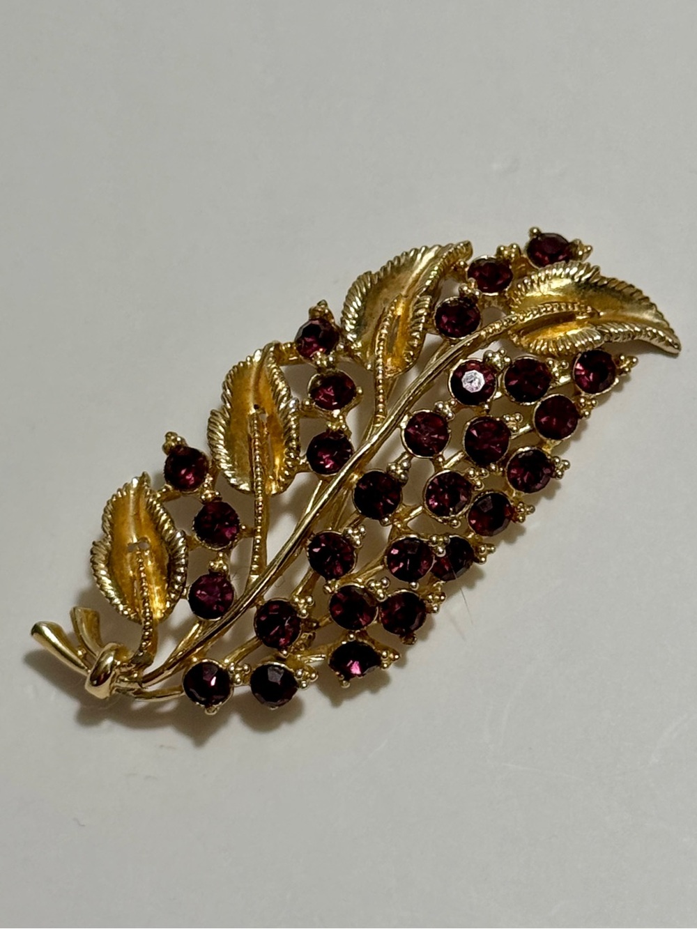 Vintage STAR Gold Tone Purple Rhinestone Leaf Brooch